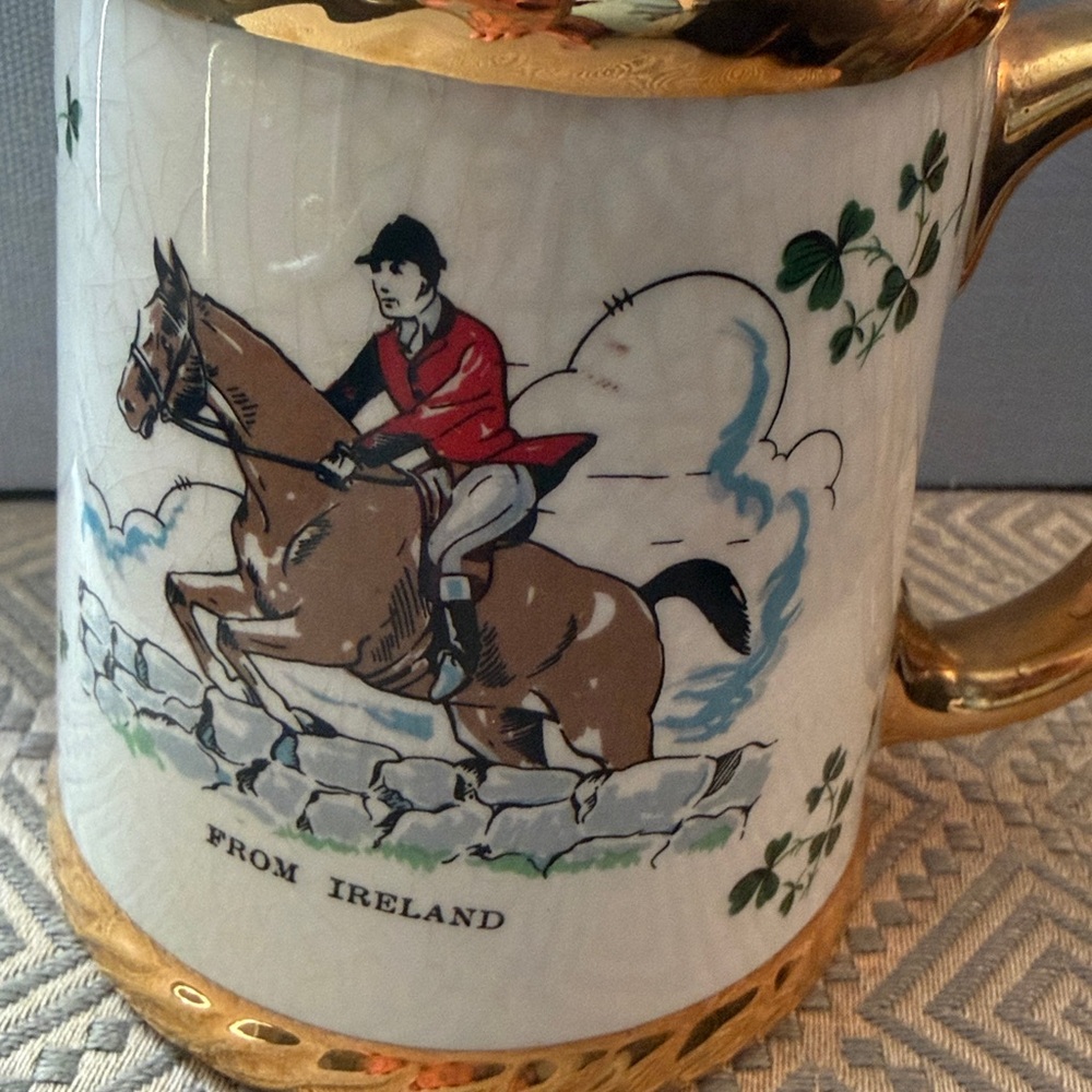 Irish Porcelain Pottery Mug Carrigaline Equestrian with Gold Accents Vintage - Picture 4 of 7